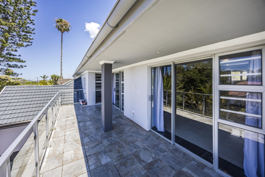 5 Bedroom Property for Sale in Sunnyridge Eastern Cape